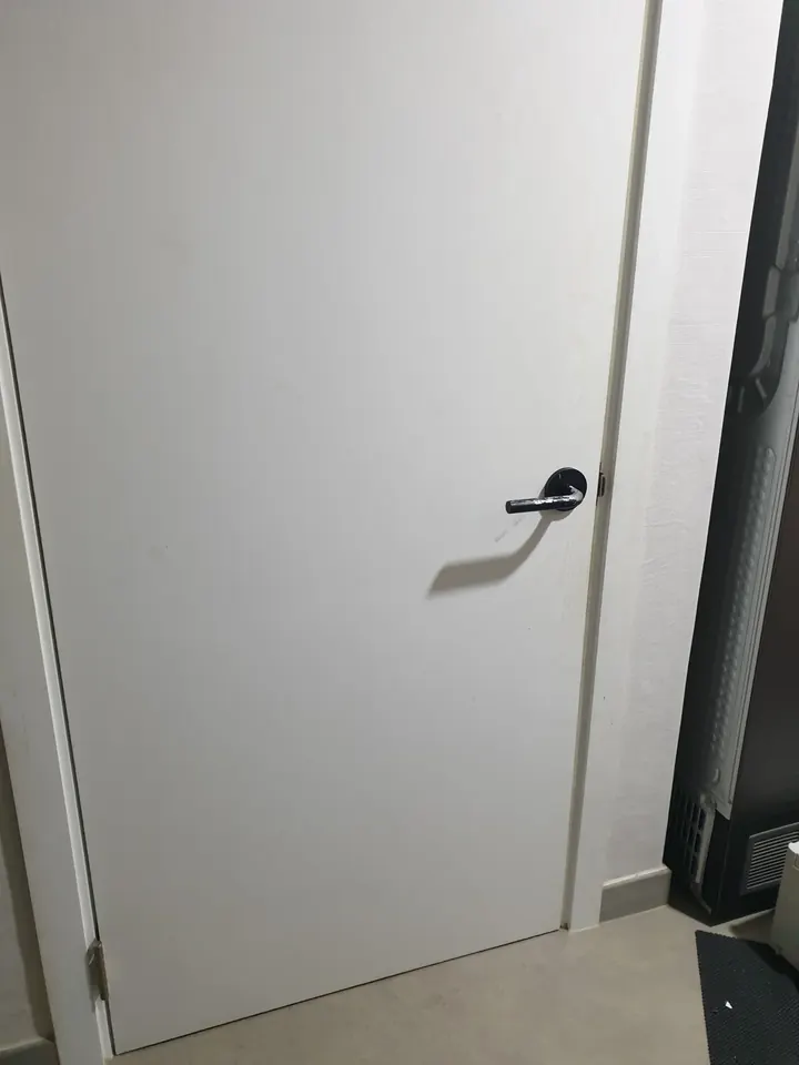 안방 문 열림 방향 변경 시공 전 모습