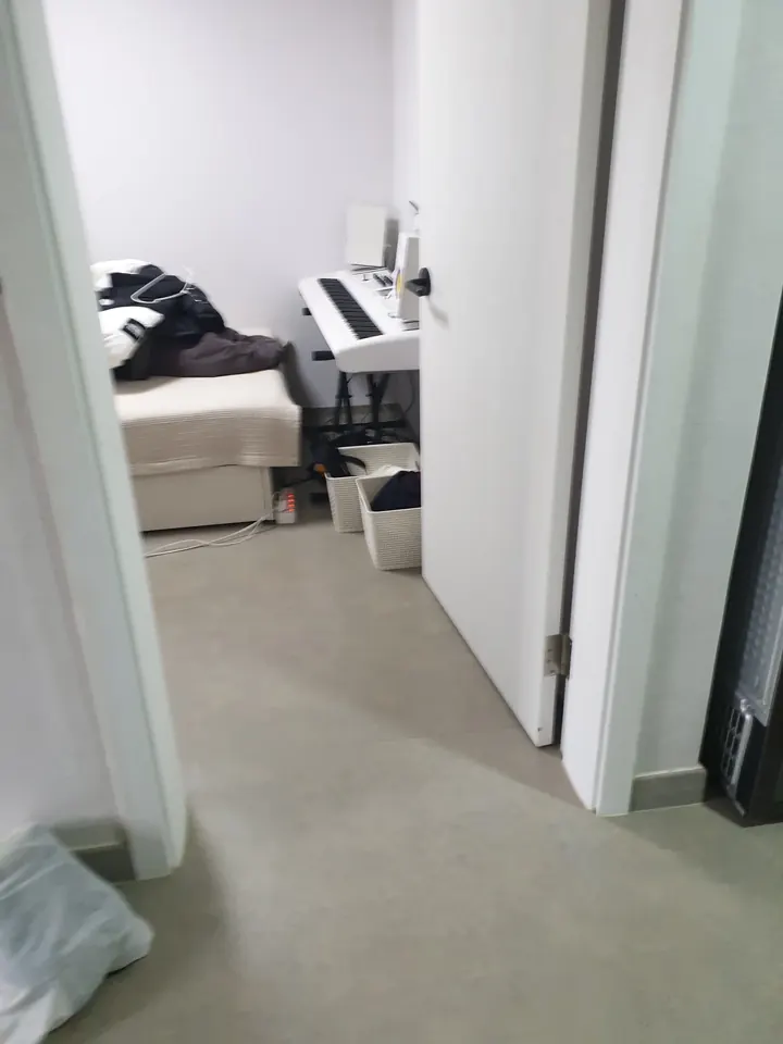 안방 문 열림 방향 변경 시공 후 모습